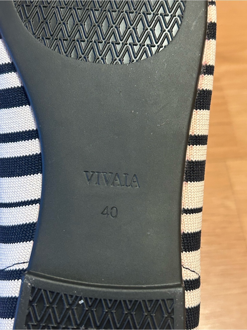 Vivaia navy striped shoe with dog - Picture 6 of 7